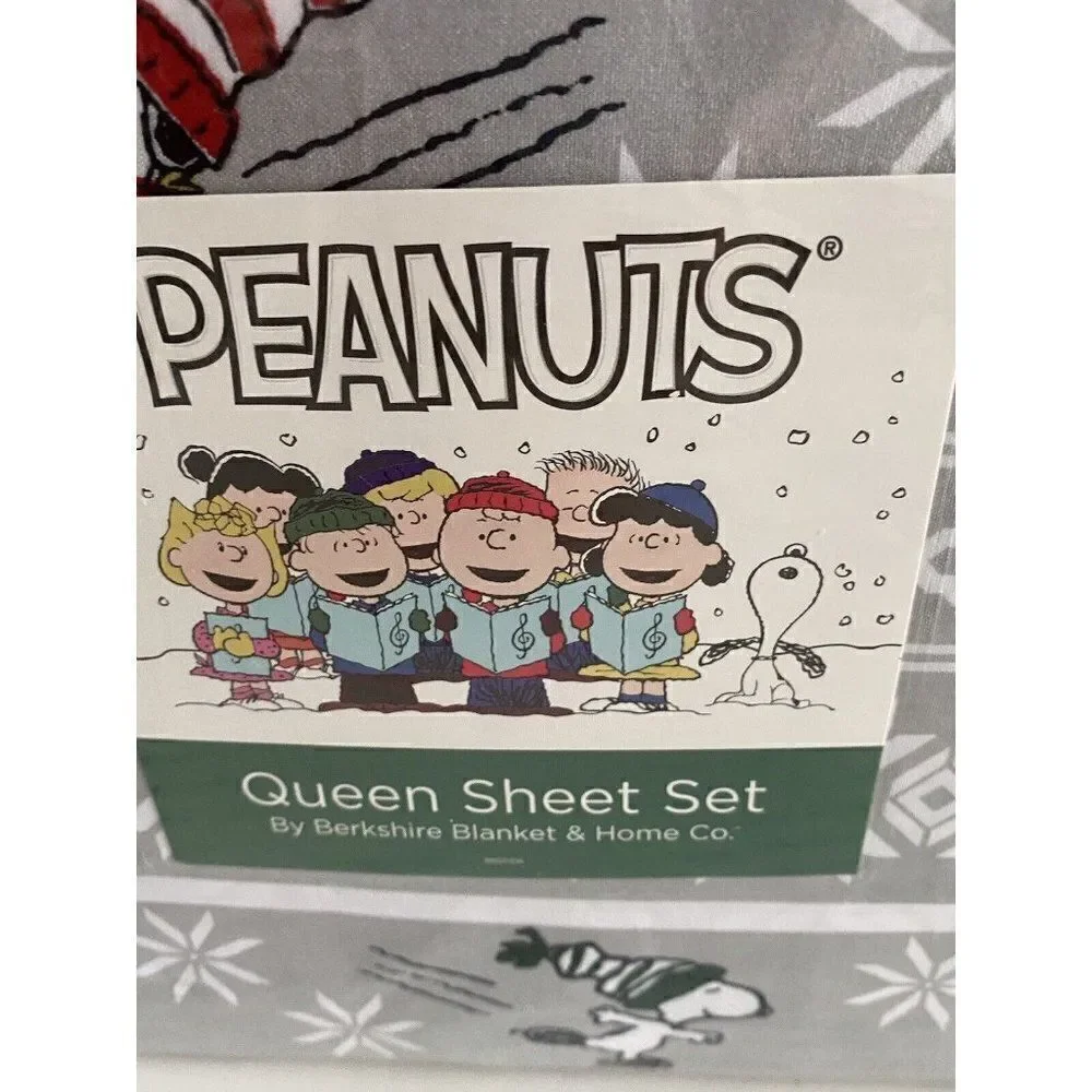 Peanuts Snoopy Sledding Ice Skating‎ Winter Queen Size Super Soft Sheet Set NEW